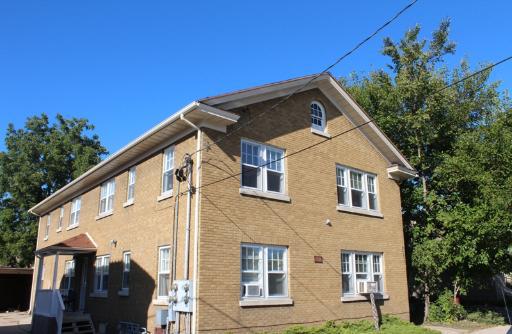 910 4th Ave., Rockford, IL 61104