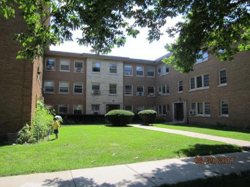 4825 Hull St. #2F, Skokie, IL 60077