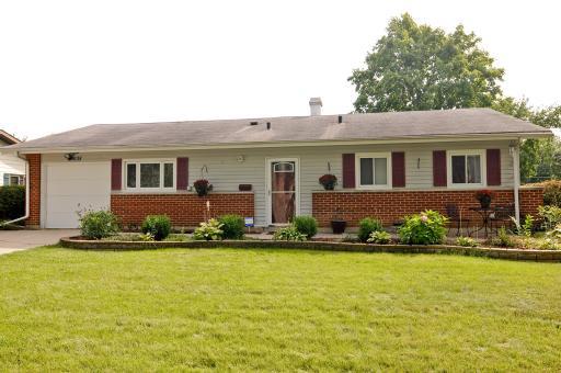 635 Woodlawn St., Hoffman Estates, IL 60169