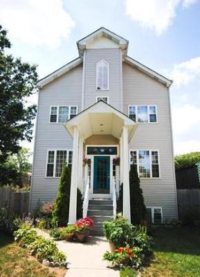 7224 N Hamilton Ave., Chicago, IL 60645