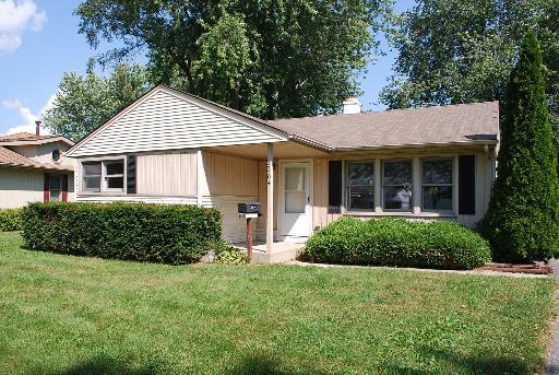 3204 Peacock Ln., Rolling Meadows, IL 60008