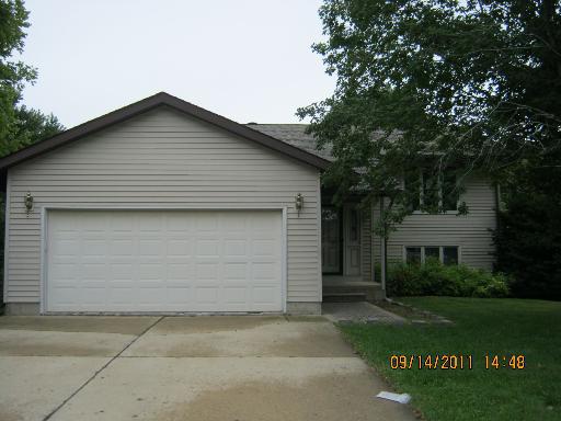 140 Ray St., Hinckley, IL 60520