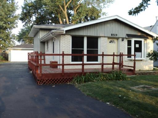 8519 S 78th Ct., Justice, IL 60458