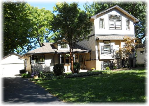 133 Springwood Dr., Naperville, IL 60540