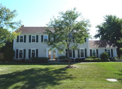 155 Hilltop Ave., Barrington, IL 60010