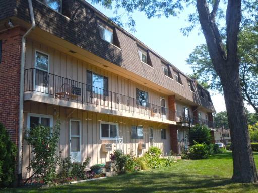 2304 Algonquin Rd. #3, Rolling Meadows, IL 60008