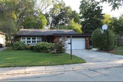 3910 Four Winds Way, Skokie, IL 60076