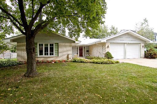 1409 Bladon Rd., Schaumburg, IL 60195