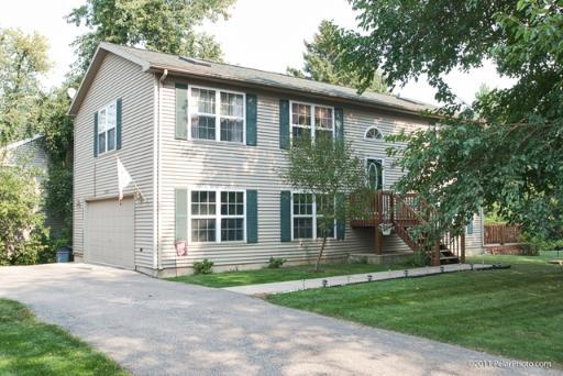 1379 Cary Rd., Algonquin, IL 60102