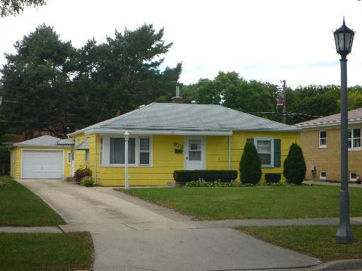912 S Madison Ave., La Grange, IL 60525