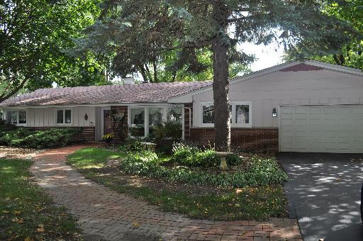 26W537 Barnes Ave., Winfield, IL 60190