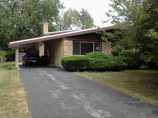 9447 Tripp Ave., Skokie, IL 60076