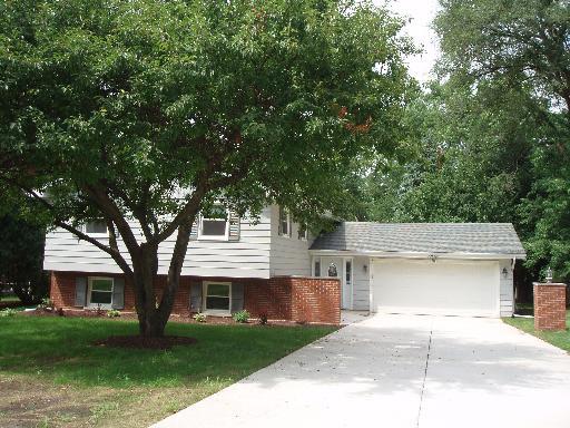 27W150 49th St., Naperville, IL 60563