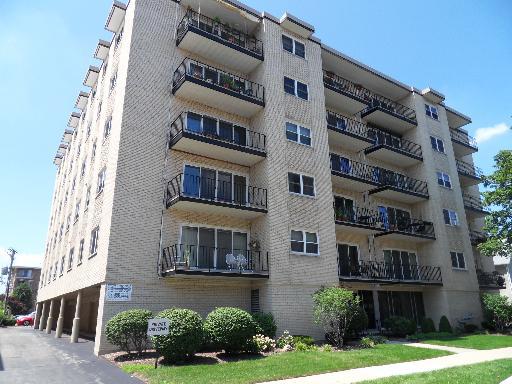 215 Marengo Ave. #3F, Forest Park, IL 60130