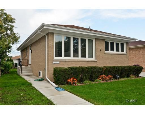 4612 W Birchwood Ave., Skokie, IL 60076