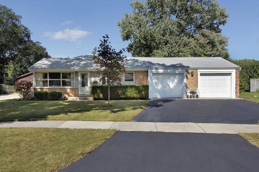 1902 Redwood Ln., Northbrook, IL 60062
