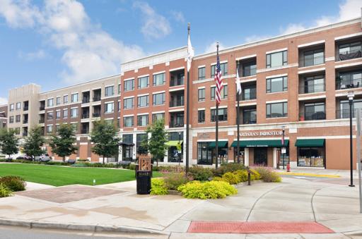 850 Village Center Dr. #406, Burr Ridge, IL 60527