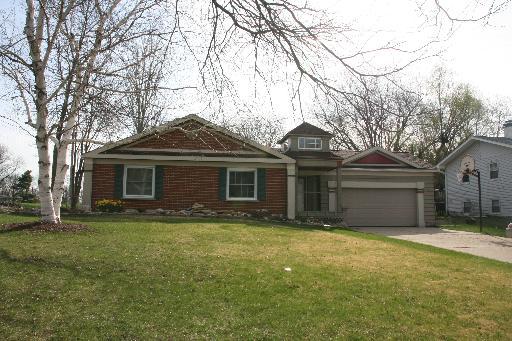 42 Circle Dr., Montgomery, IL 60538