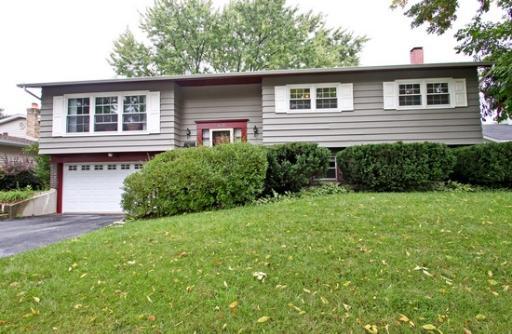 618 W Burr Oak Dr., Arlington Heights, IL 60004