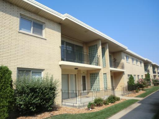 4637 W 95th St., Oak Lawn, IL 60453