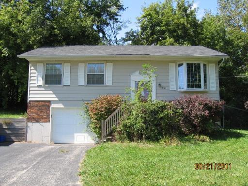 912 W Florence St., Mchenry, IL 60051