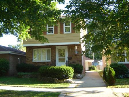 8229 W 44th St., Lyons, IL 60534
