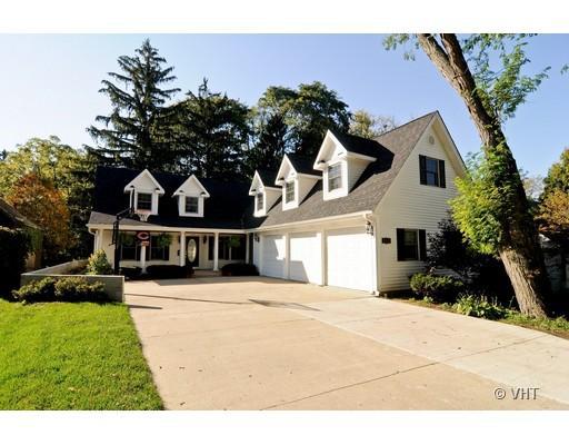 564 S Summit St., Barrington, IL 60010
