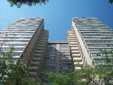 6301 N Sheridan Rd. #8B, Chicago, IL 60660