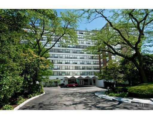 1616 Sheridan Rd. #9E, Wilmette, IL 60091