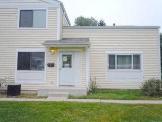 888 Cambridge Pl., Wheeling, IL 60090