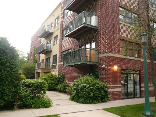 1107 Greenleaf Ave. #2I, Wilmette, IL 60091