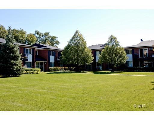 2434 E Brandenberry Ct. #2B, Arlington Heights, IL 60004
