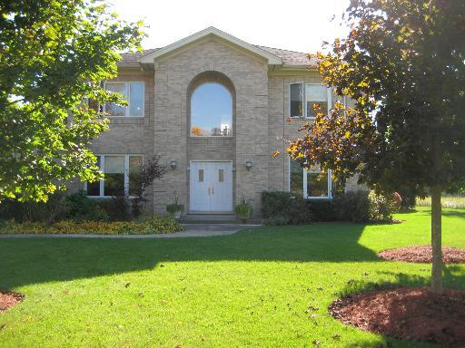 30444 N Woodridge Ct., Libertyville, IL 60048