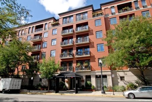 1414 N Wells St. #208, Chicago, IL 60610