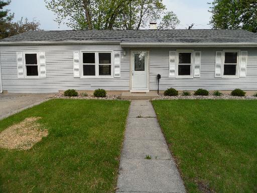 607 Fenton Ave., Romeoville, IL 60446