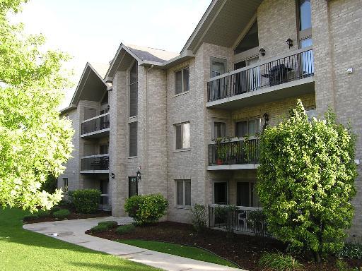 14121 Norwich Ln. #301, Orland Park, IL 60467
