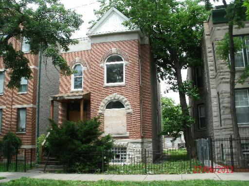 3216 W Walnut St., Chicago, IL 60624