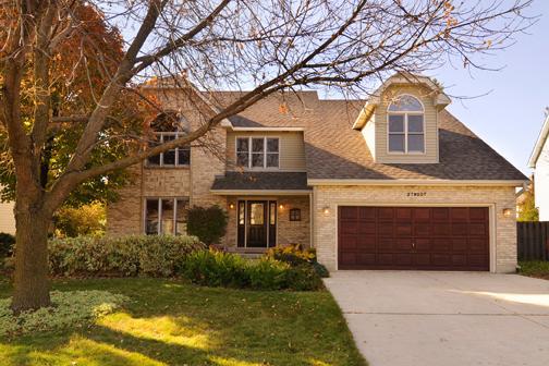 27w307 Waterford Dr., Winfield, IL 60190