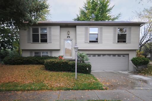 121 Monterey Dr., Vernon Hills, IL 60061