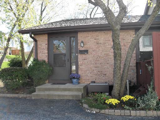 8239 Portsmouth Dr. #C, Darien, IL 60561