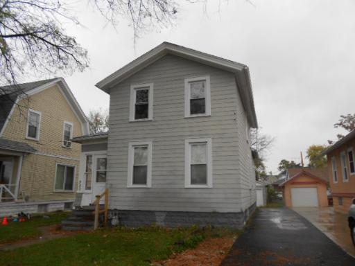 938 Fenton St., Aurora, IL 60505