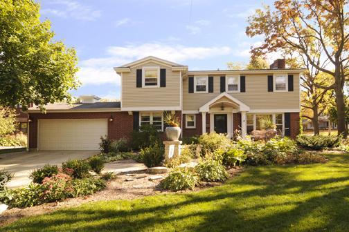 229 Crest Rd., Glen Ellyn, IL 60137