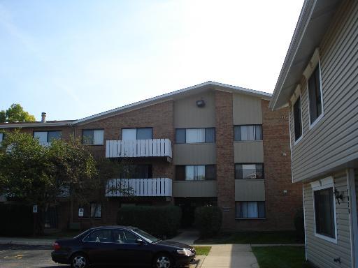 2000 Bayside Dr. #114, Palatine, IL 60074