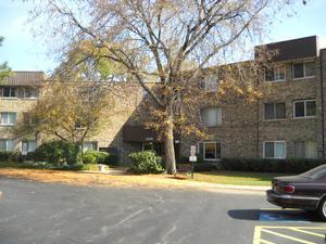 2600 Brookwood Way Dr. #114, Rolling Meadows, IL 60008