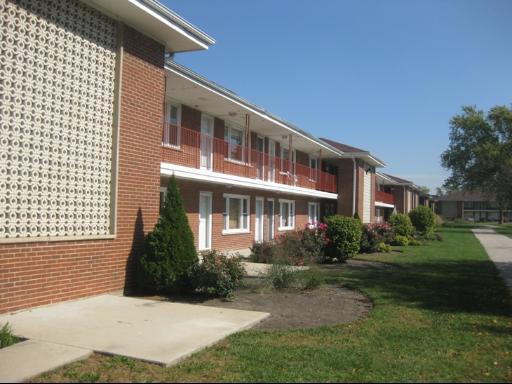 1105 Holiday Ln. #1, Des Plaines, IL 60016