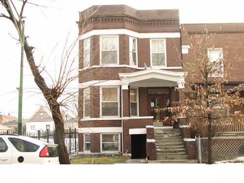 7311 S St Lawrence Ave., Chicago, IL 60619