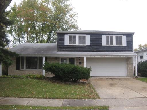 120 W Lance Dr., Des Plaines, IL 60016
