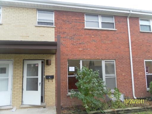 218 Linn Ct. #B, North Aurora, IL 60542