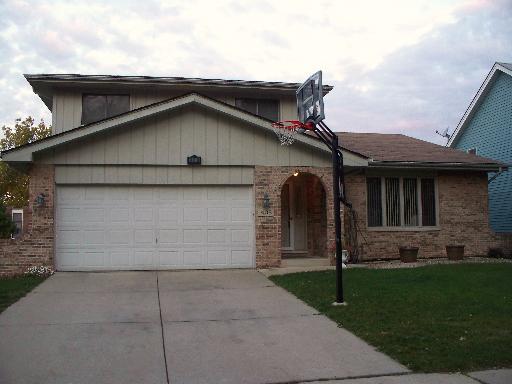 408 N Kenneth Ct., Glenwood, IL 60425