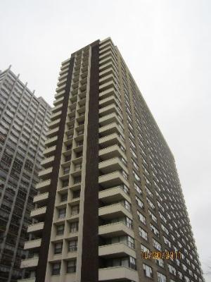 6157 N Sheridan Rd. #12H, Chicago, IL 60660